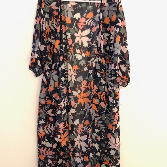 Lularoe Shirley - Picture 4 of 4